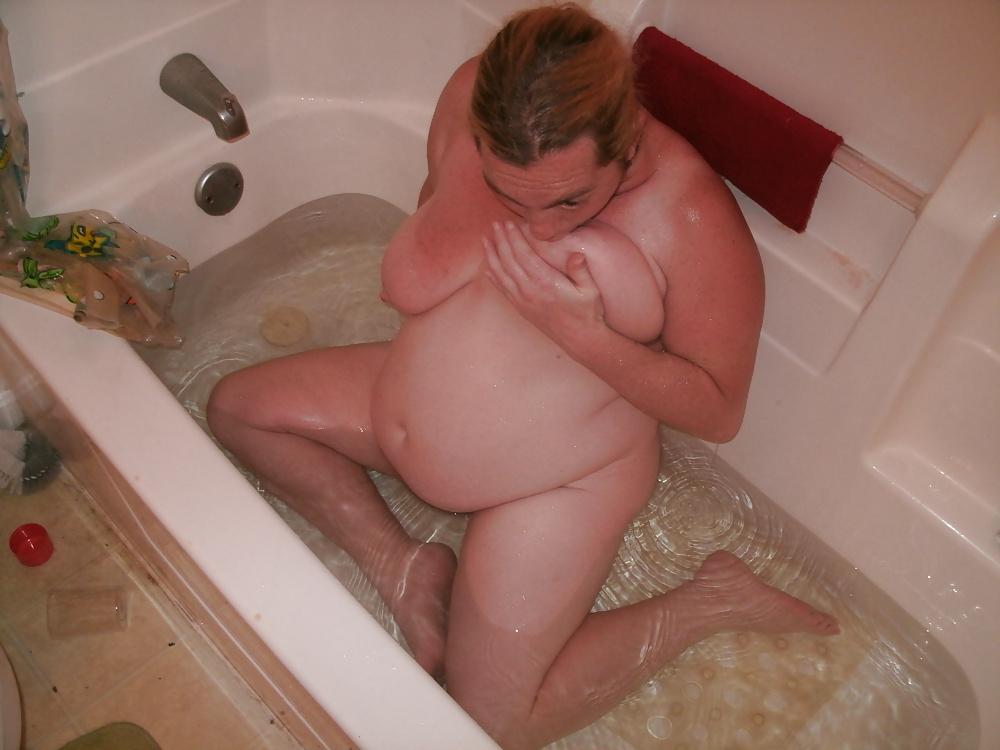 19P Me looking hot in bath tub