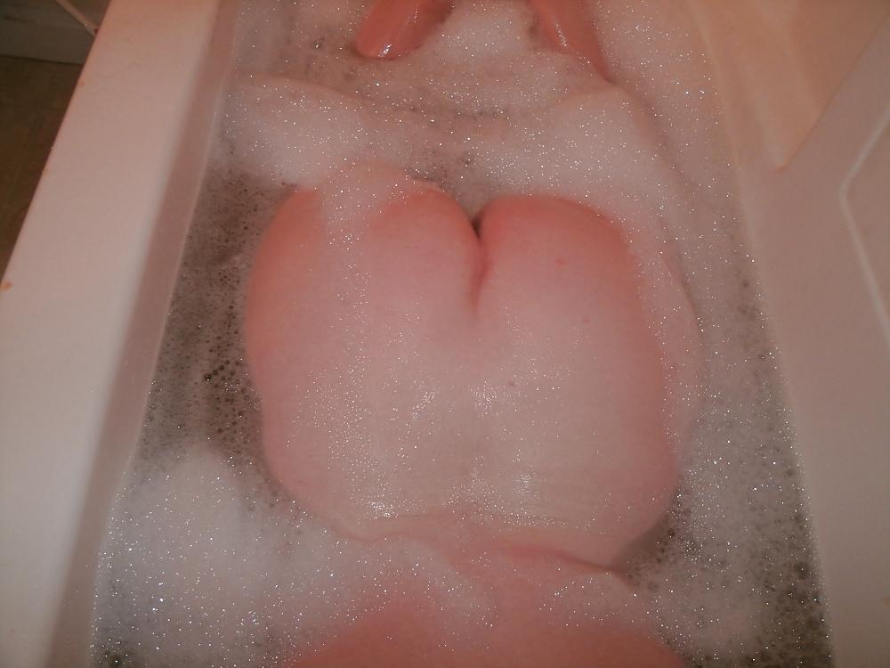 19P Me looking hot in bath tub