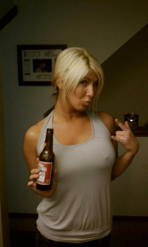 17P No bra !