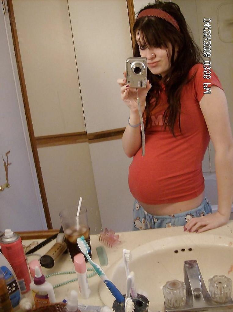 15P Yummy Tummies - pregnant amateurs