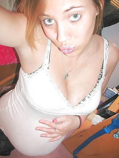 15P Yummy Tummies - pregnant amateurs