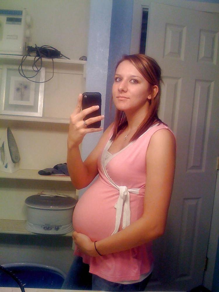 15P Yummy Tummies - pregnant amateurs