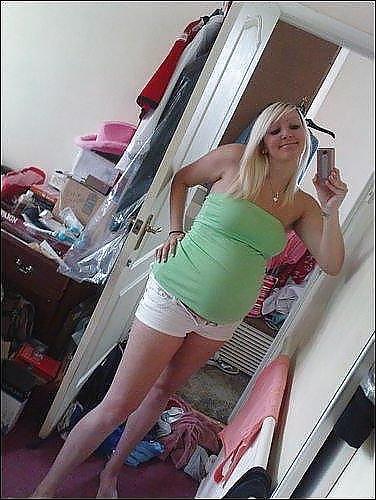 15P Yummy Tummies - pregnant amateurs