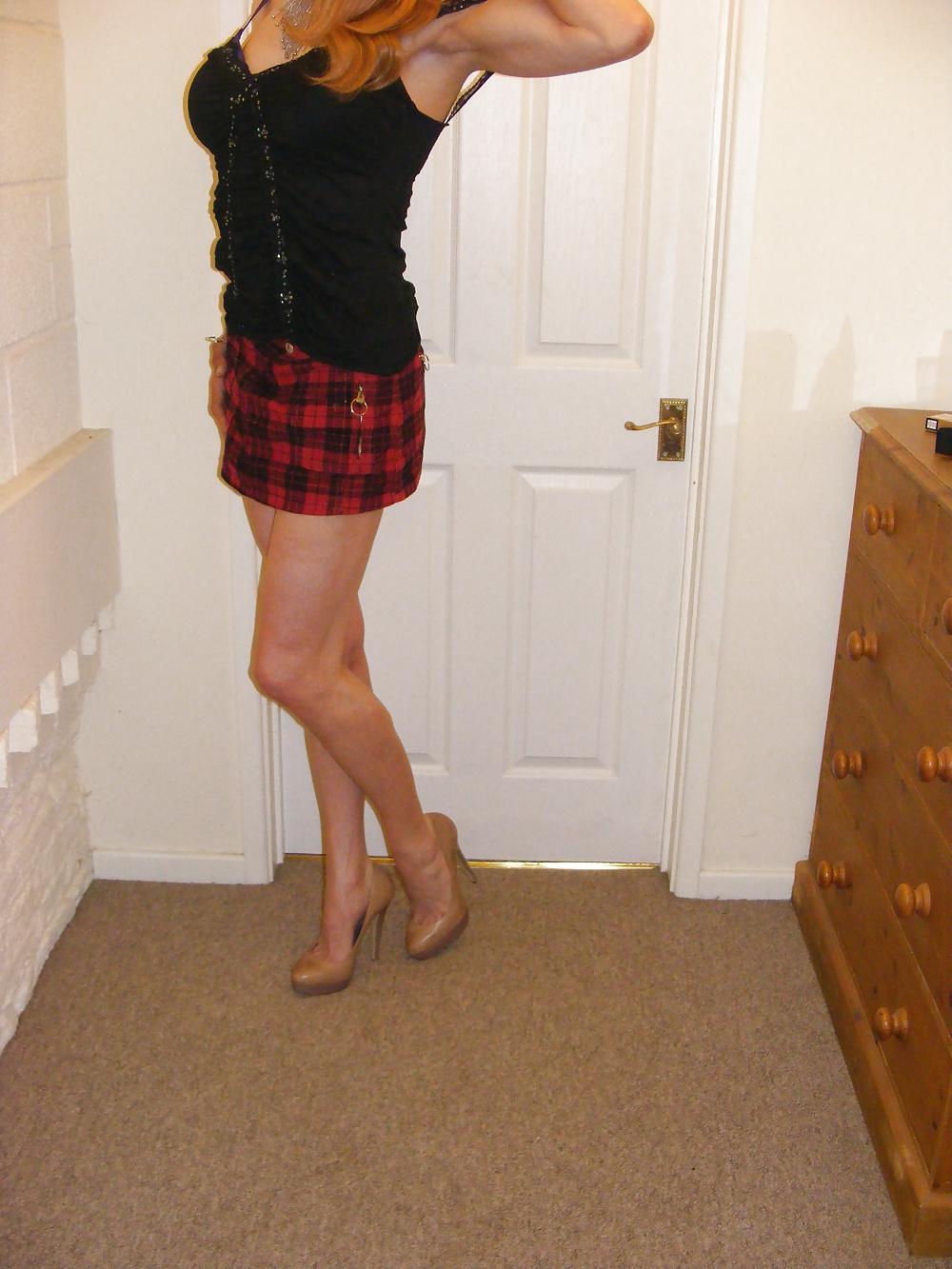 25P Purple bra, black panties and beautiful heels