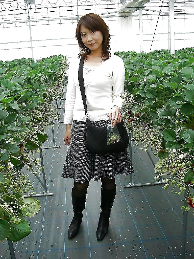 25P Japanese wife m