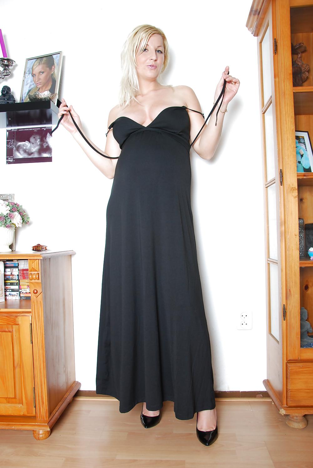 25P Veronica, pregnant blonde (1)