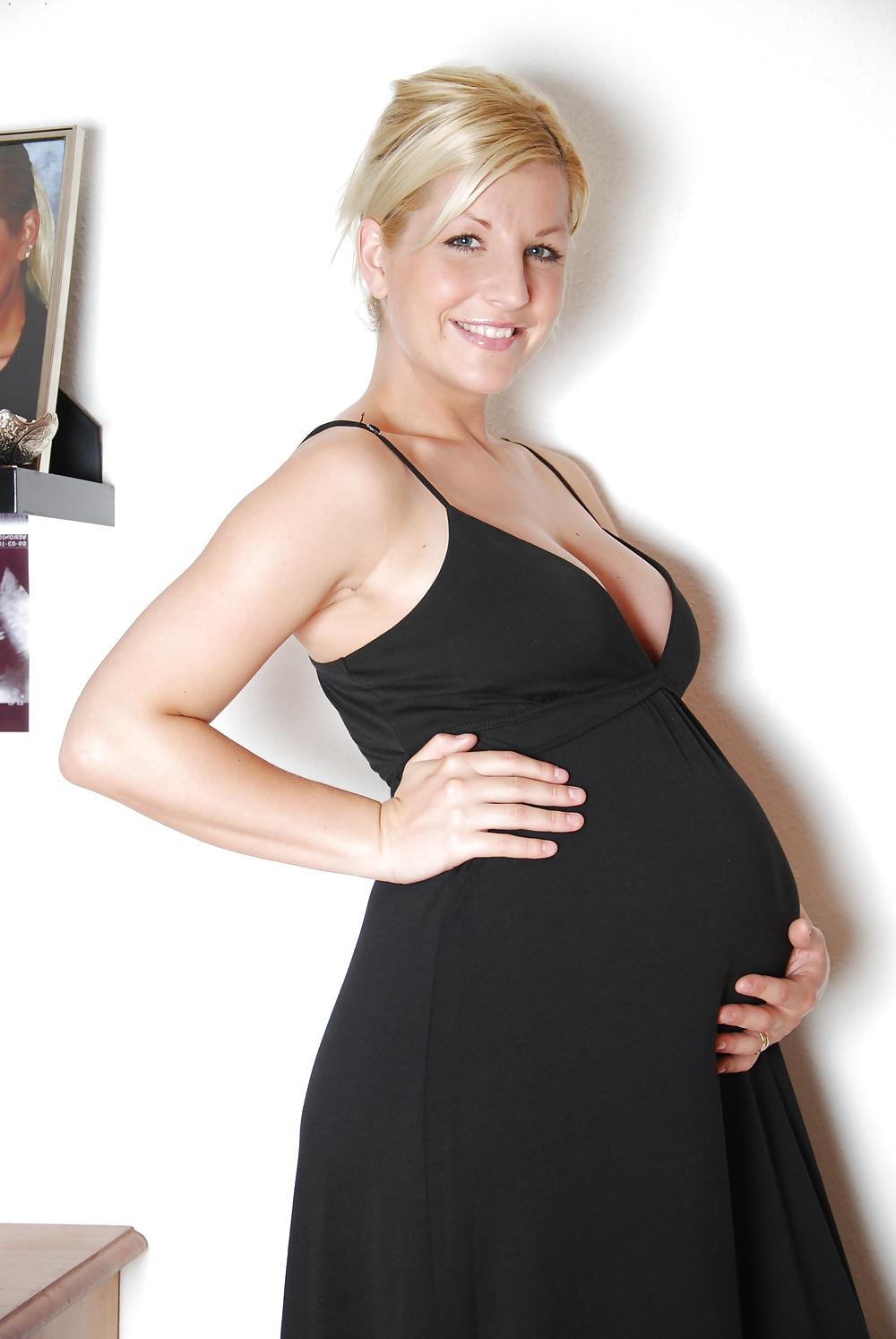 25P Veronica, pregnant blonde (1)