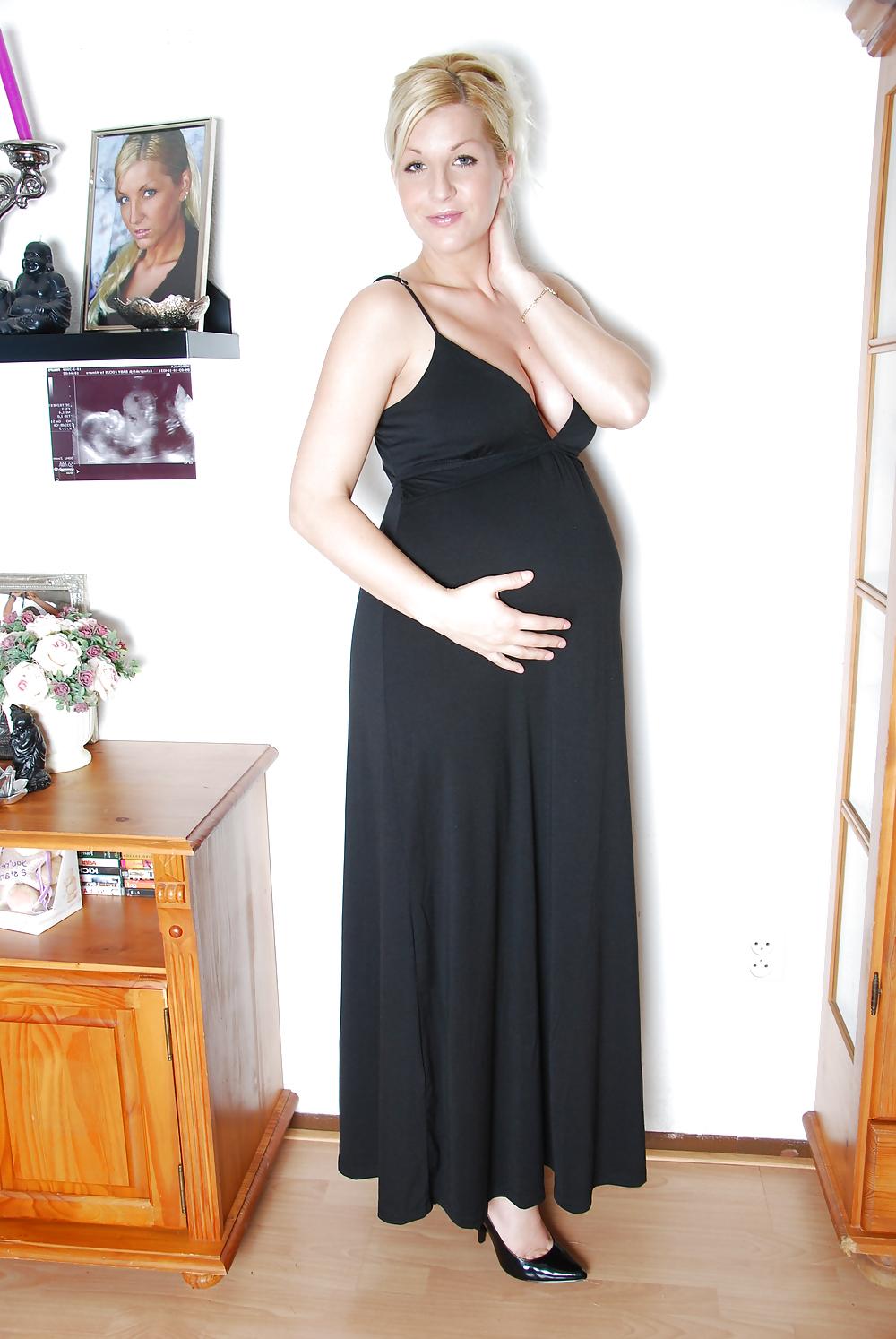 25P Veronica, pregnant blonde (1)