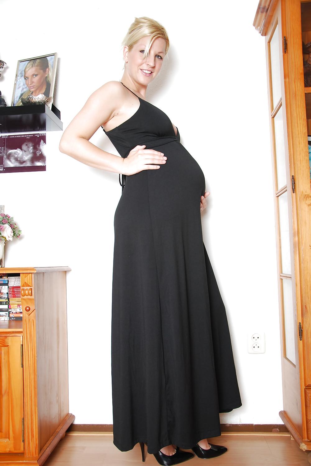 25P Veronica, pregnant blonde (1)