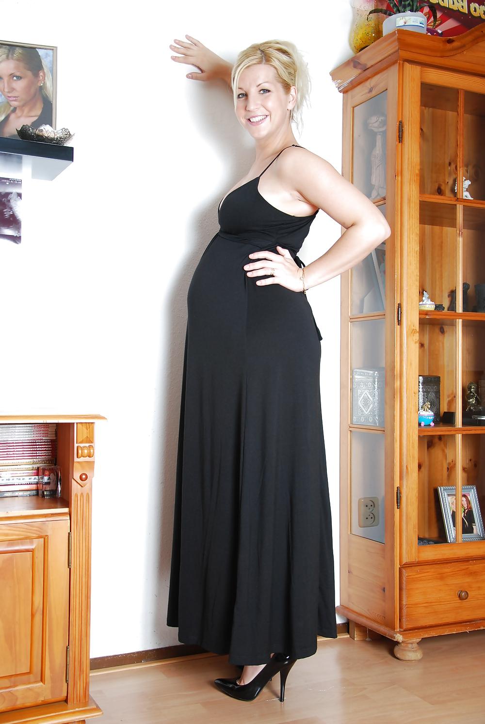 25P Veronica, pregnant blonde (1)