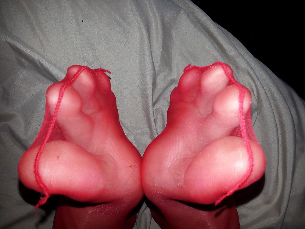 12P Cum on nylon and sock soles
