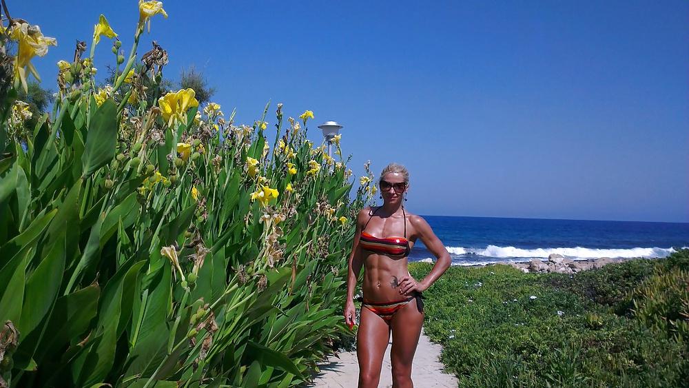 17P Hot fit milf