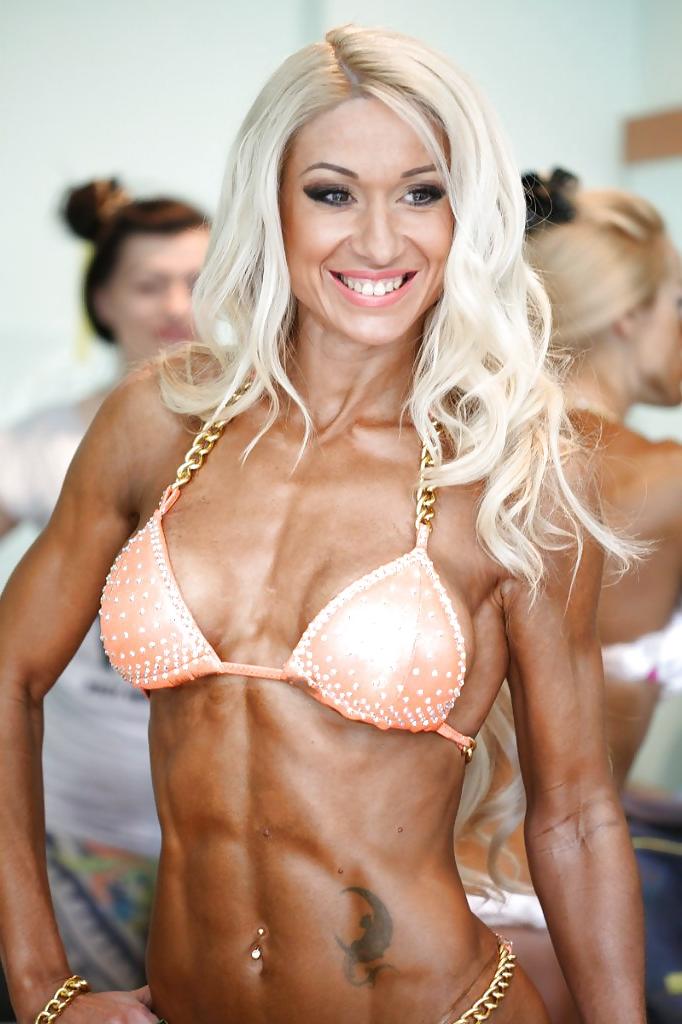 17P Hot fit milf