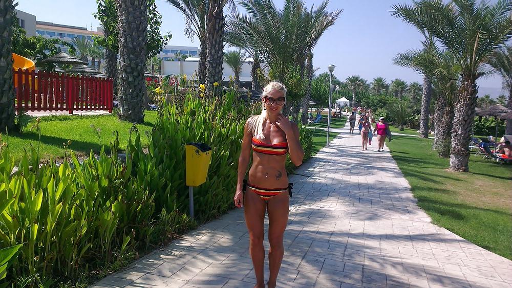 17P Hot fit milf