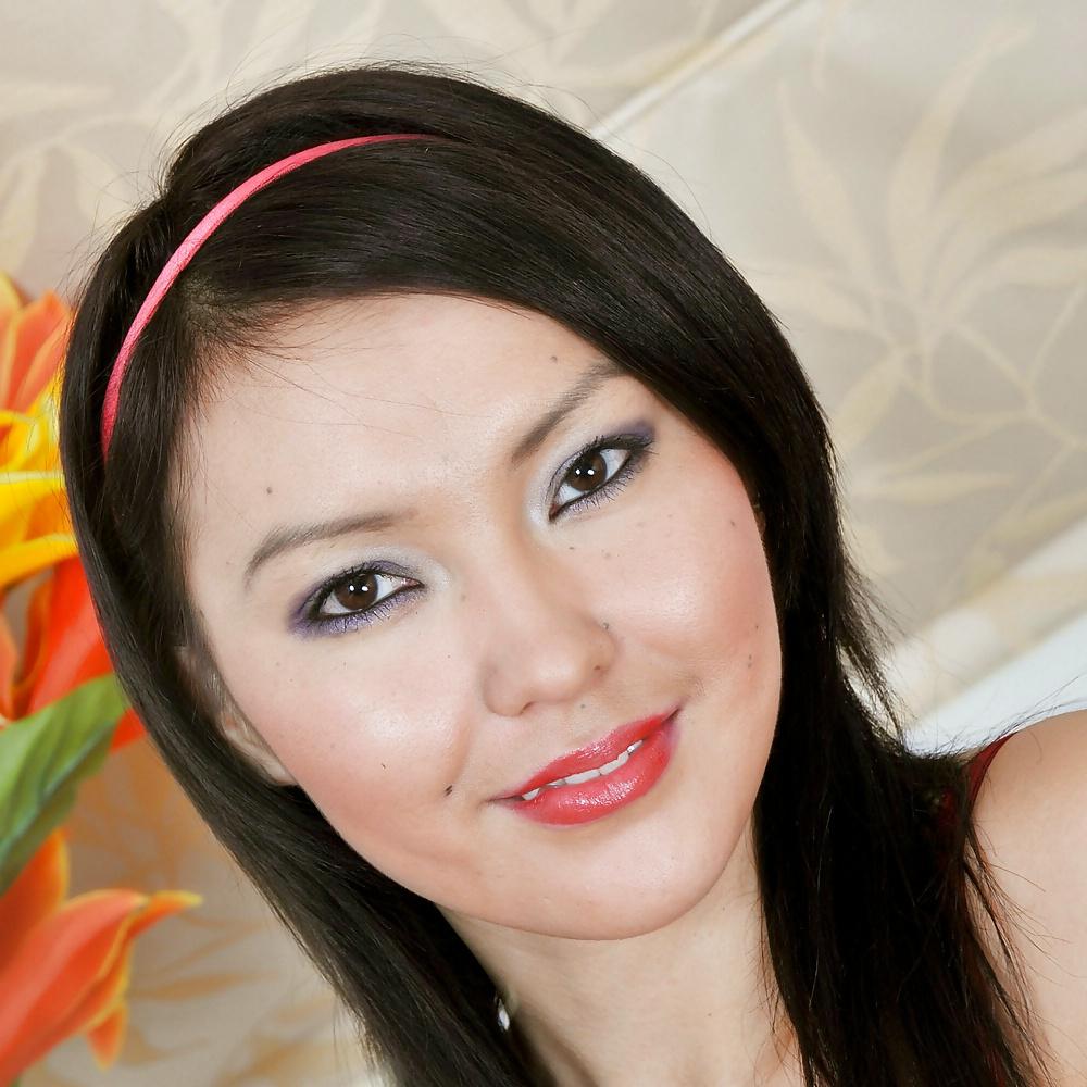 15P Pretty face chick-wife Agy