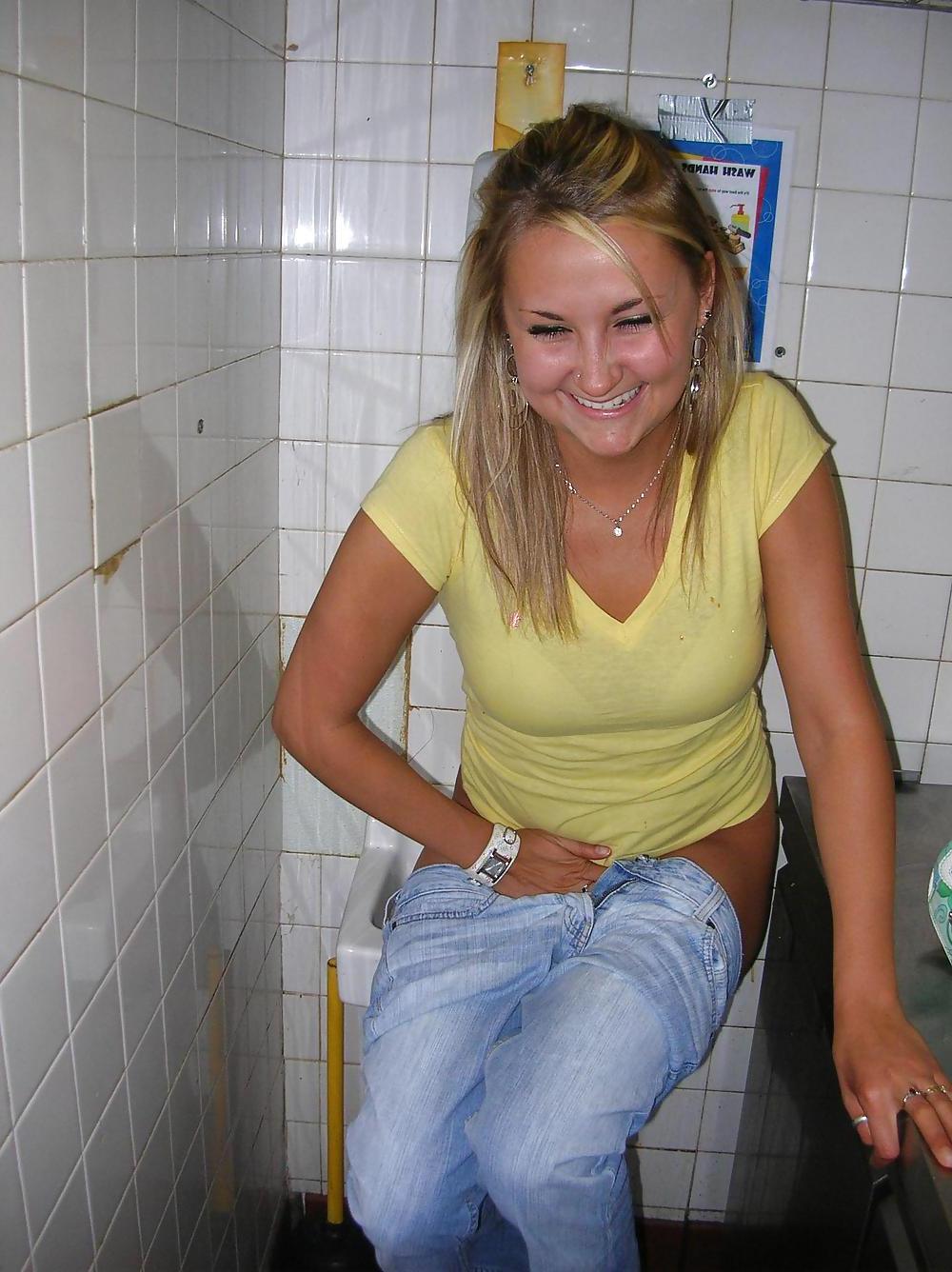 25P Fetish #8 - Sitting Pretty