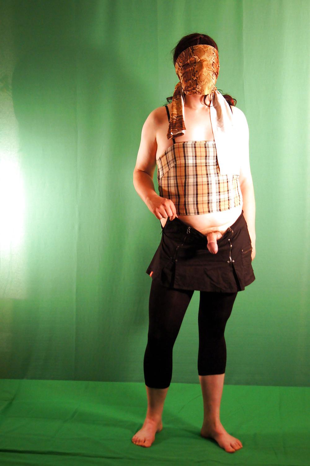 4P Scarfed Tgirl