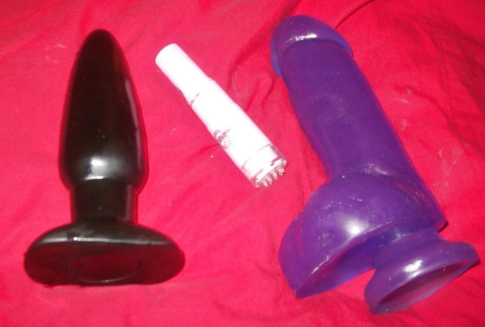 4P Blonde MILF loves holes stuff with big toys.