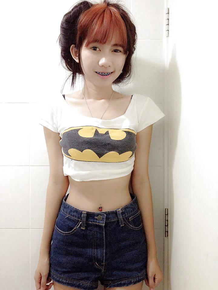 11P Thai girl