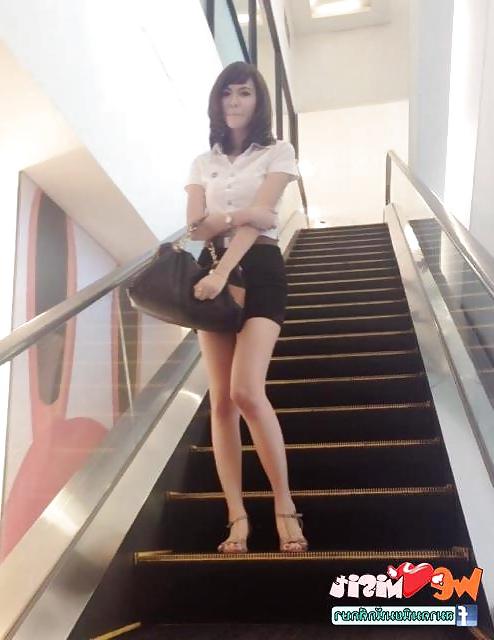 11P Thai girl