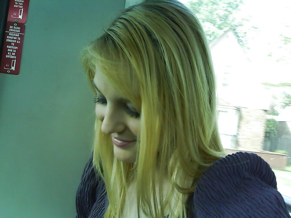 20P Pretty Blonde Girl