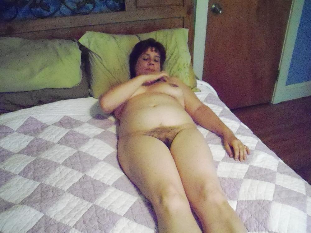 9P Horny Hairy Milf In Bed