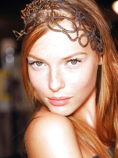 25P Hot-Pretty Faces II