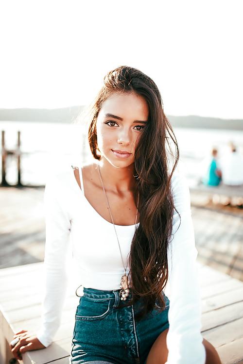 25P Hot-Pretty Faces II