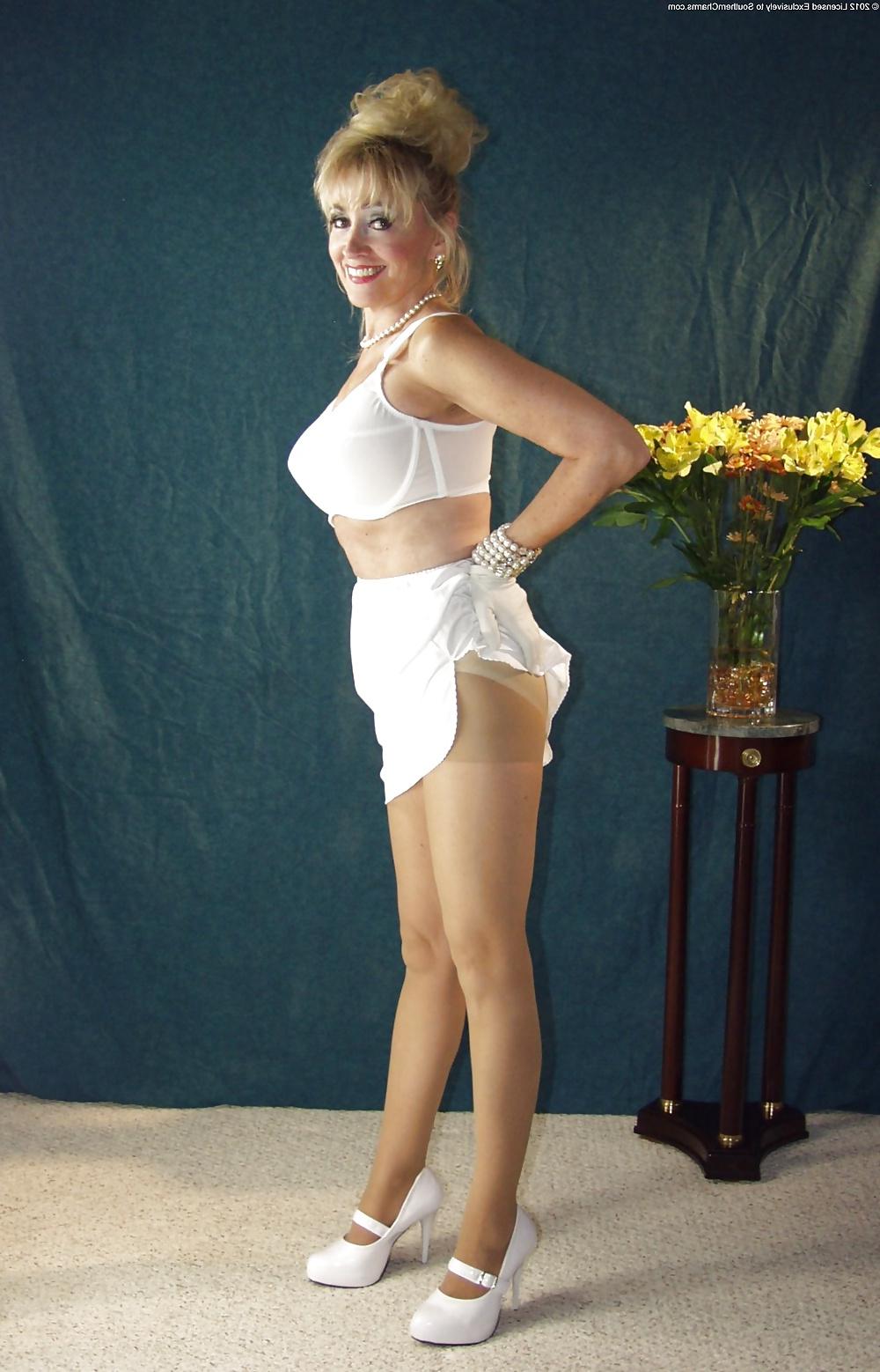 25P Stunningly Dressed Mature Clothing And Lingerie Tease