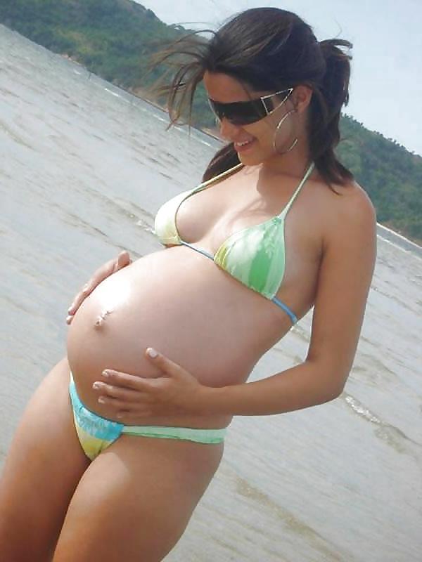 20P Pregnant and bikini 1.