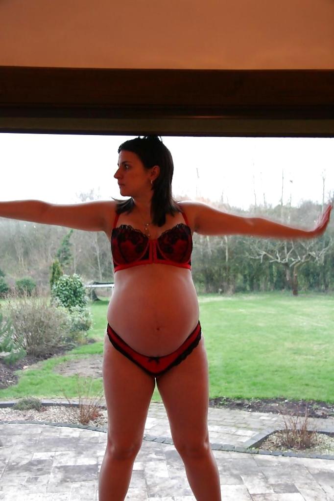 20P Pregnant and bikini 1.