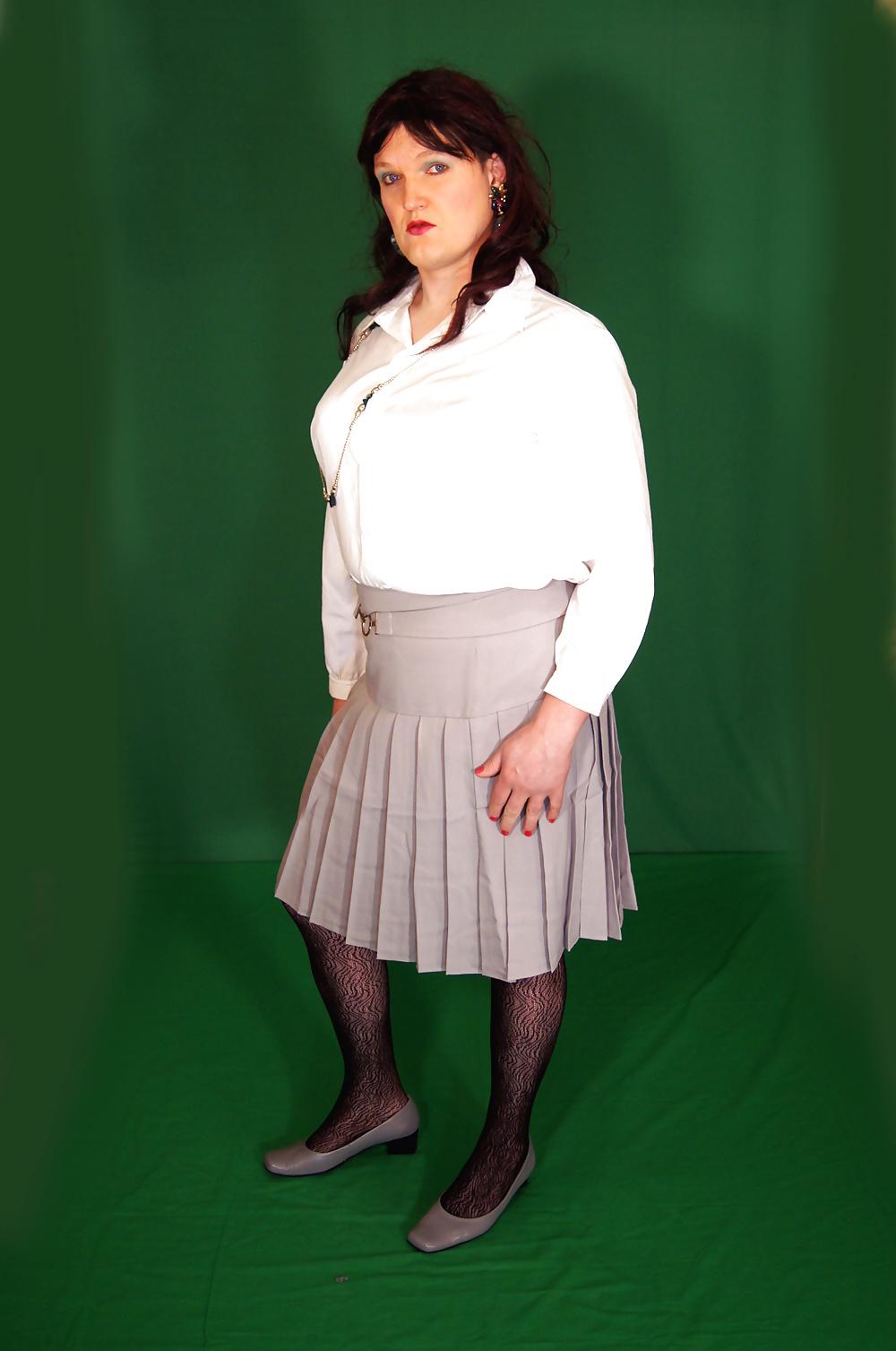 7P Tgirl with pleated Skirt