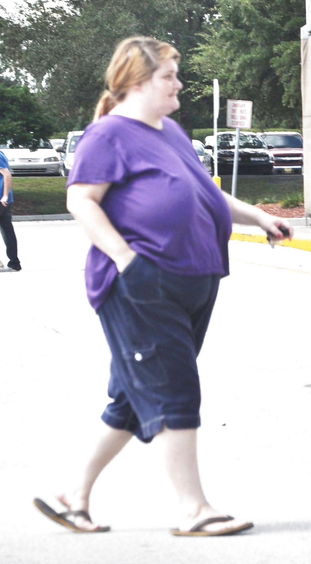 7P Large Saggy Tits  NO BRA