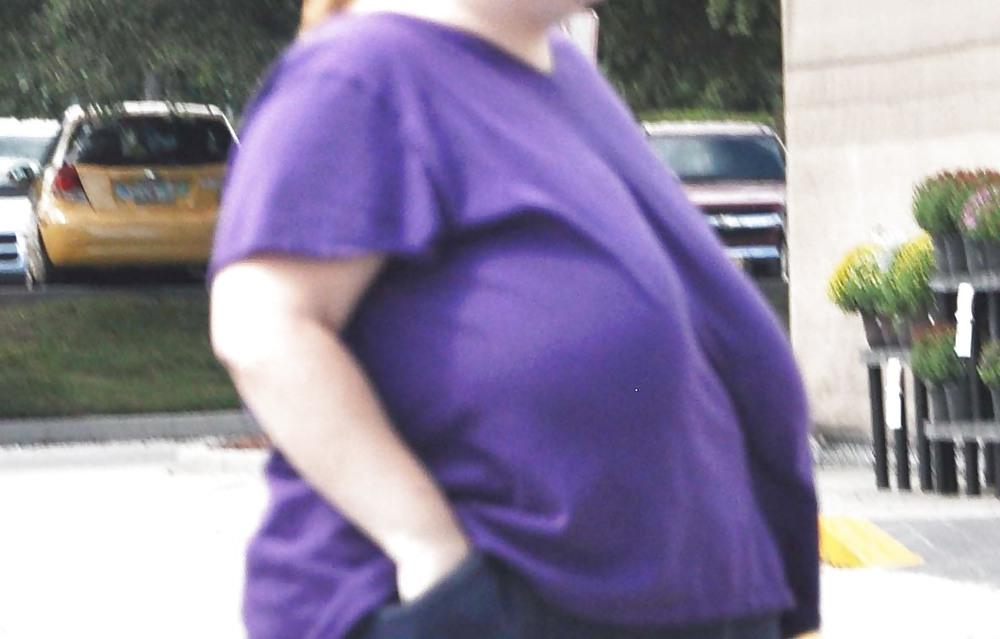 7P Large Saggy Tits  NO BRA