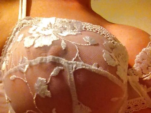17P Woman their sell bra on the net 