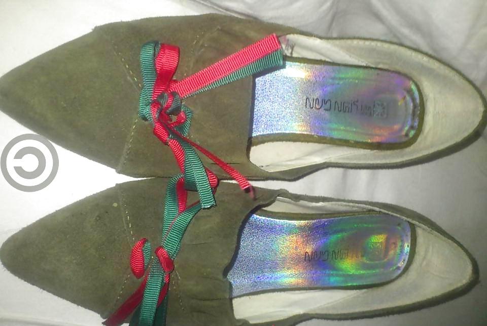 16P Cum on Her shoes