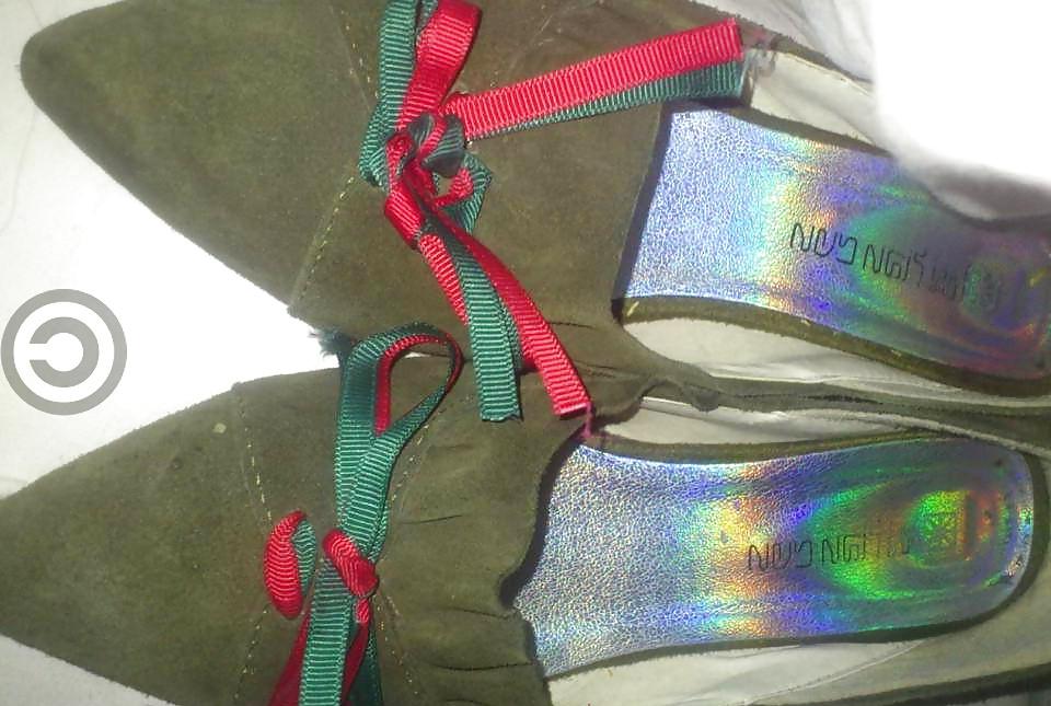 16P Cum on Her shoes