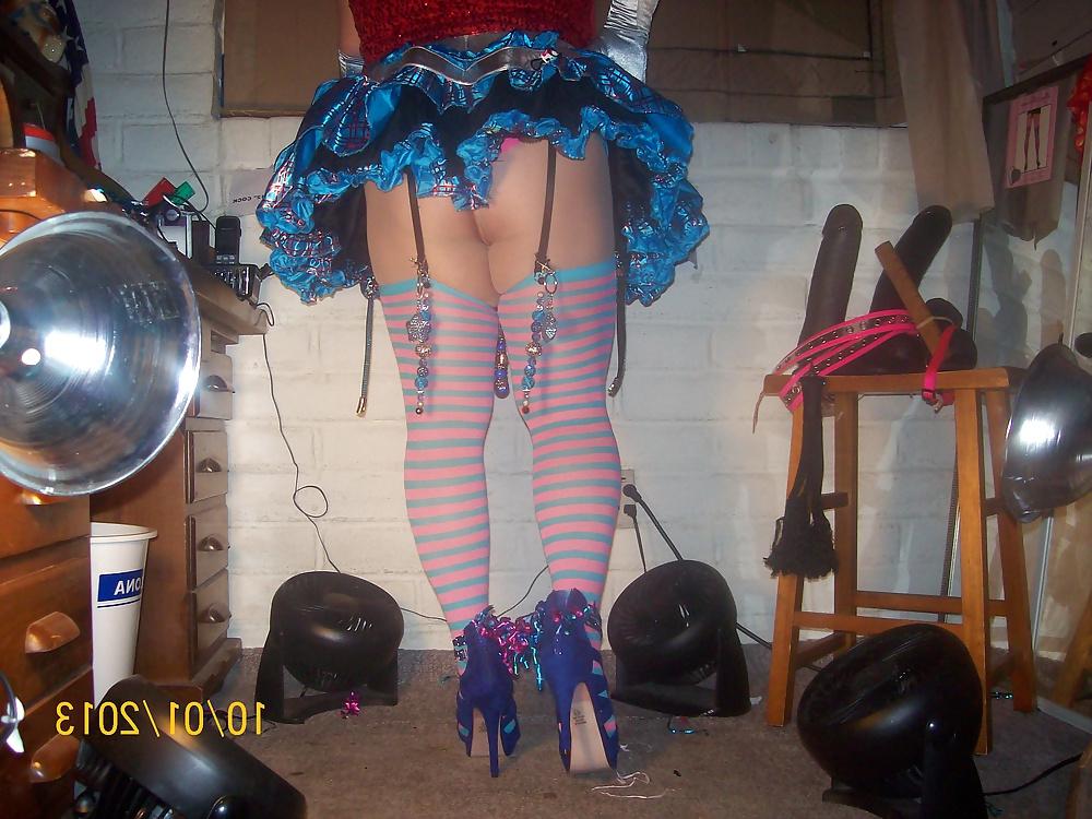 8P Tgirl BBC slut teasing Jay's BB9-inchC for a big cum nut.