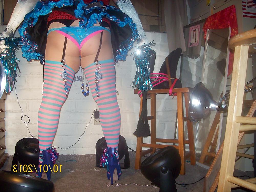 8P Tgirl BBC slut teasing Jay's BB9-inchC for a big cum nut.