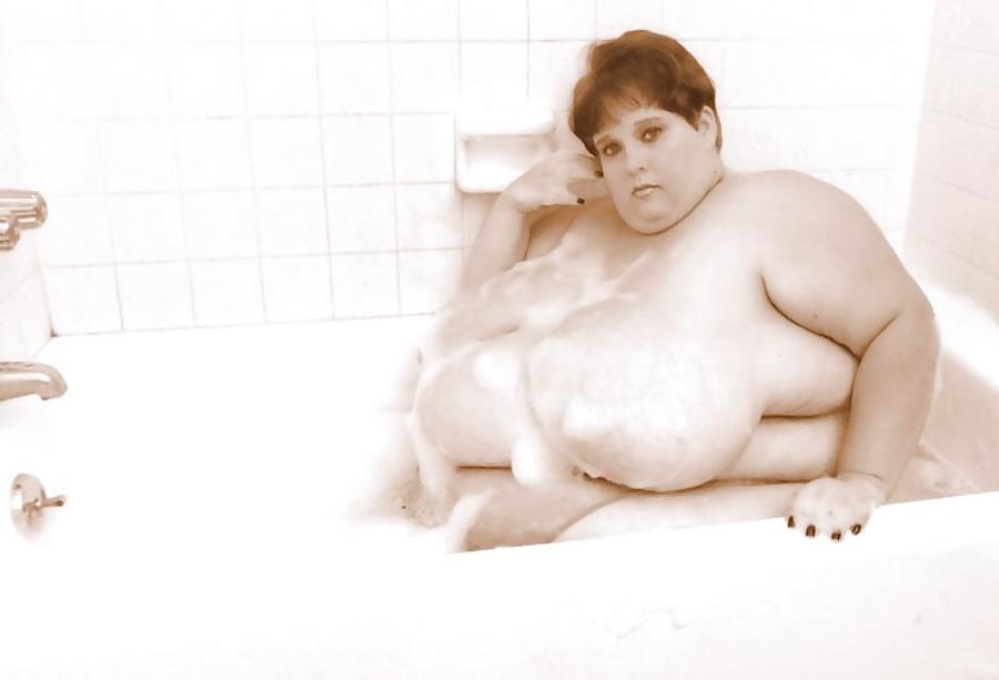 11P Ssbbw = super sized beautiful bath woman