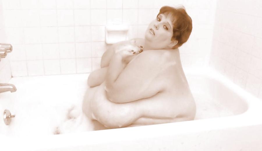 11P Ssbbw = super sized beautiful bath woman