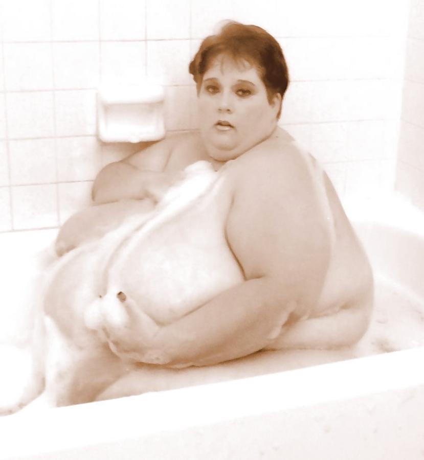 11P Ssbbw = super sized beautiful bath woman