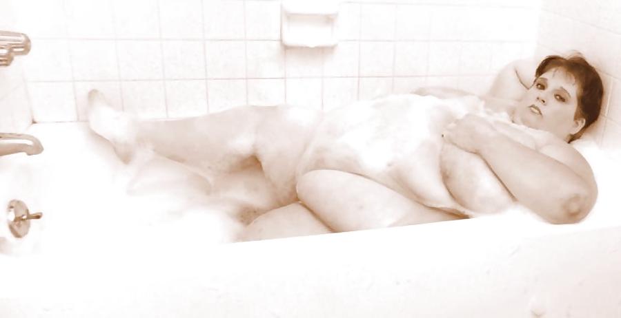11P Ssbbw = super sized beautiful bath woman
