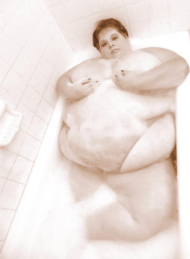 11P Ssbbw = super sized beautiful bath woman