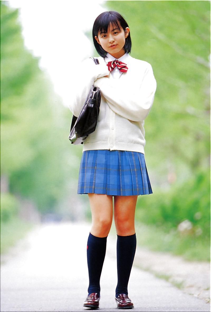 20P Japanese School Girls 04