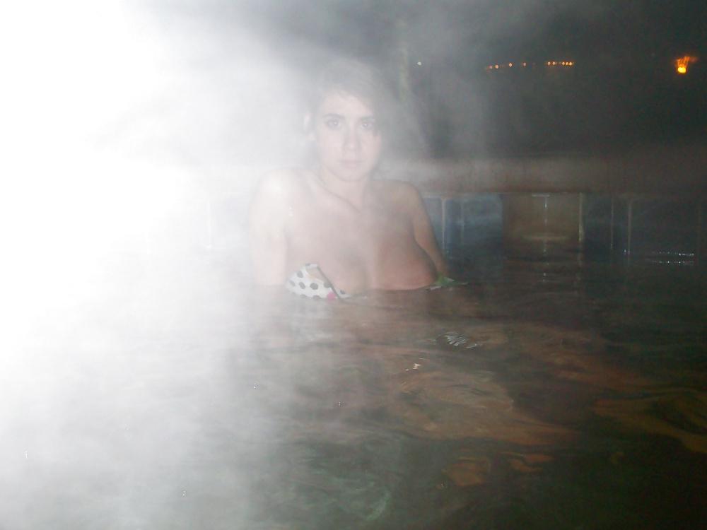 25P Big breast in the Jacuzzi - Llost Camer