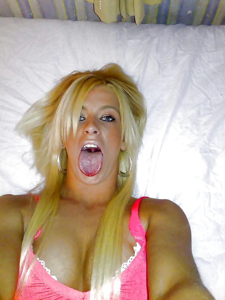 25P Cum sluts are good girls.