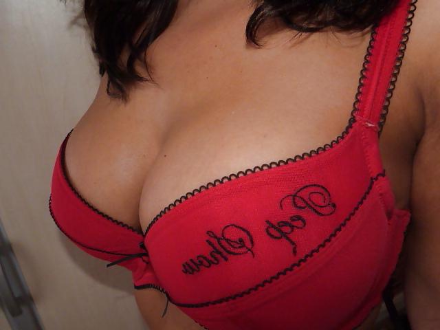 20P Woman their sell bra on the net 