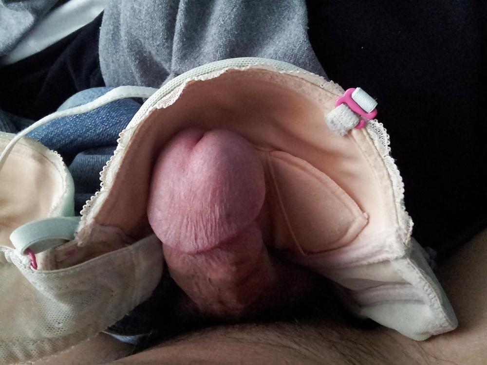 8P Masturbating sister's bra while she take shower