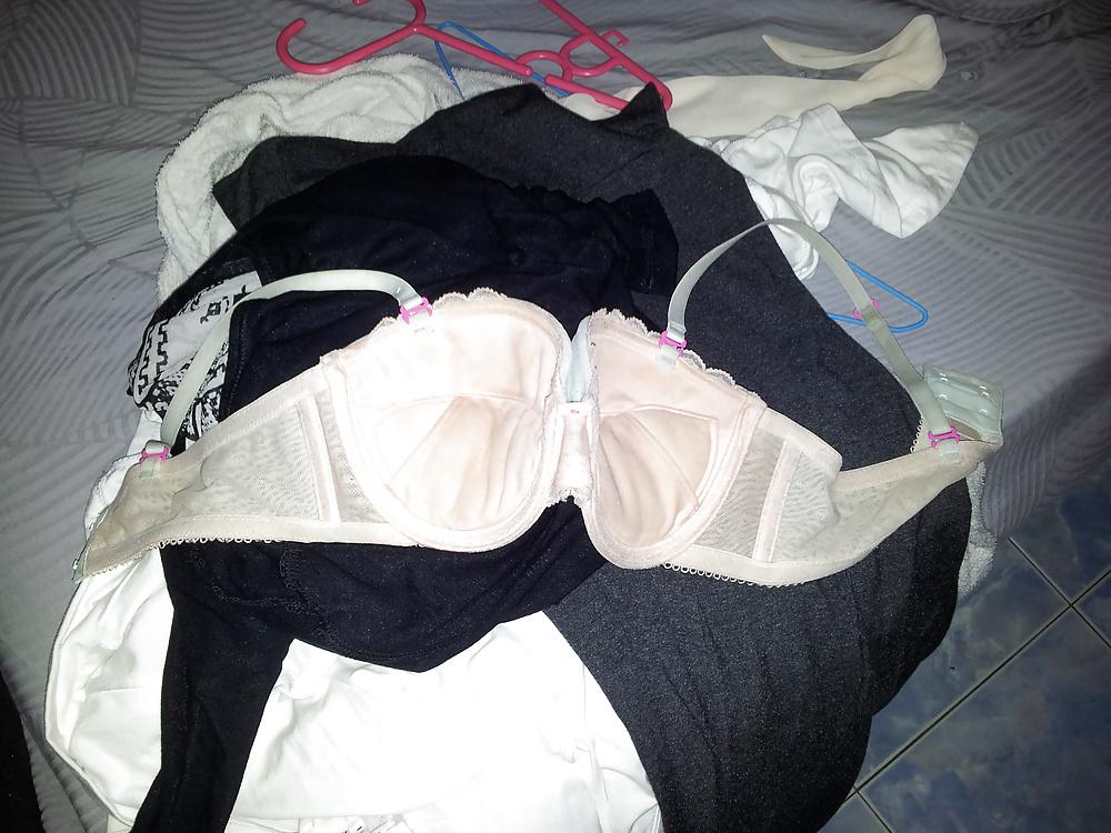 8P Masturbating sister's bra while she take shower